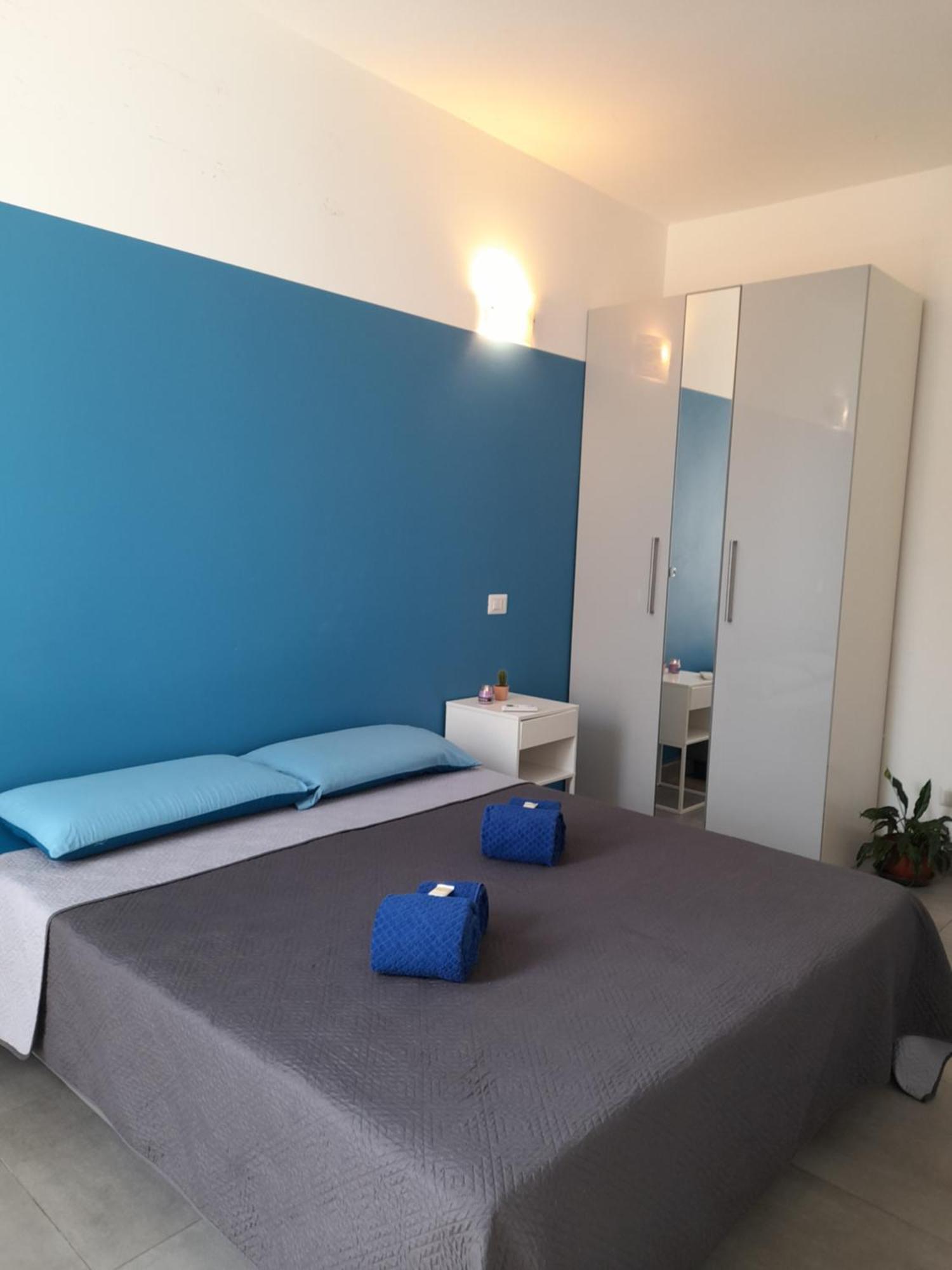 -l' Oasi Del Turista, Room2- Station Affittacamere *