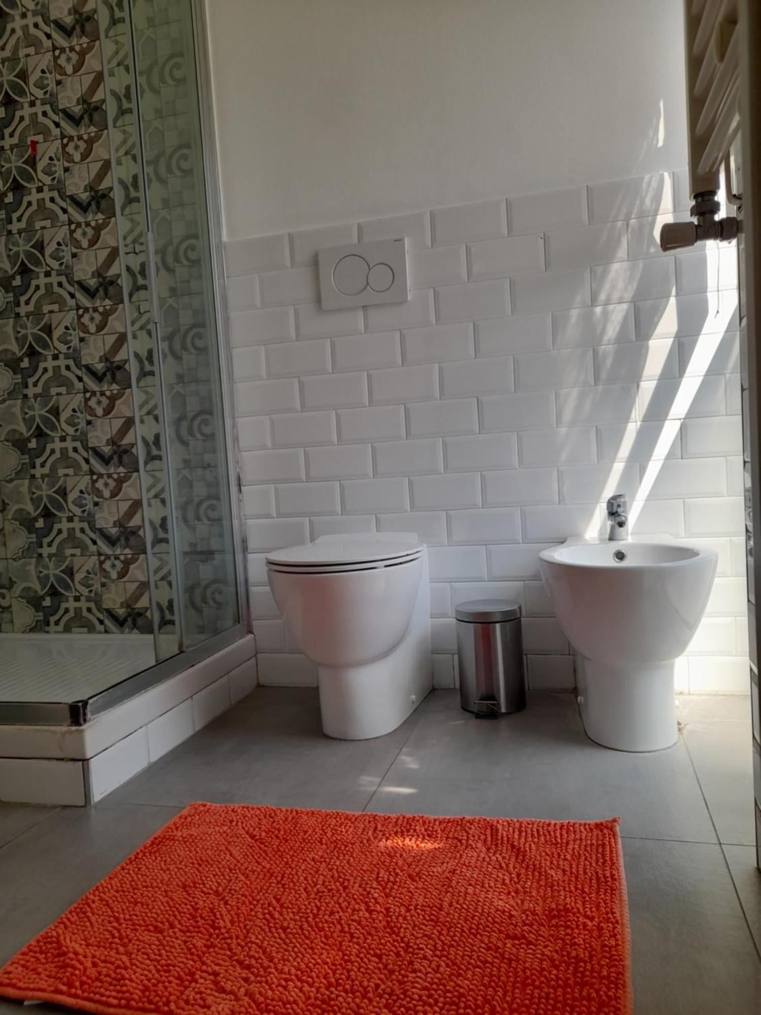 -l' Oasi Del Turista, Room2- Station Affittacamere